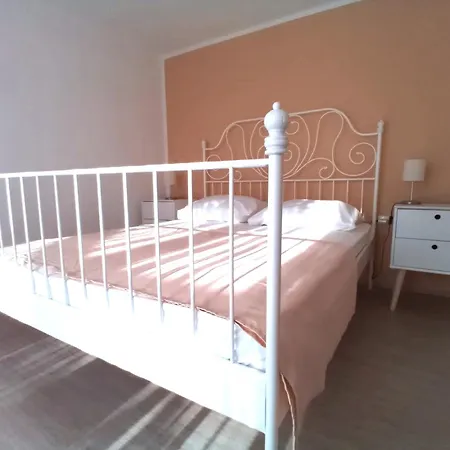 City Center And Apartment *