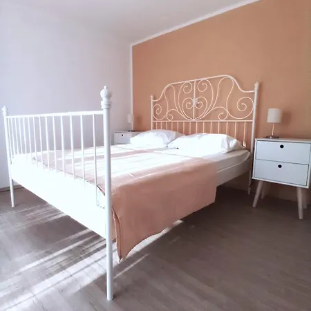 Apartament Center And Malinska