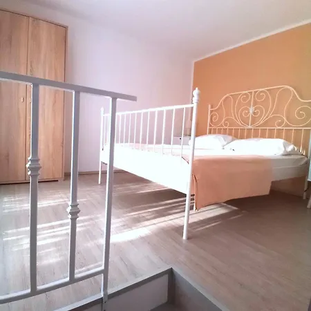 Center And Apartment