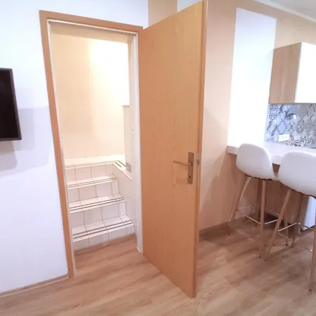Apartament Center And